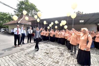 DWP UNSOED Gelar Bazar Murah dan Baksos : Berbagi Untuk Sesama