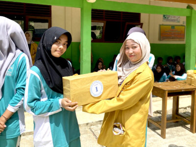 Aksi Literasi Bersama Generasi Muda Banyumas: Upaya HIMABIOTER Tingkatkan Minat Baca Pelajar