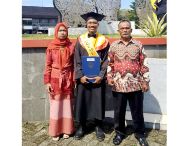 Dari Bengkel ke Kursi Terbaik Fakultas Hukum: Kisah Inspiratif Dhafa Wahyu Ramadhan