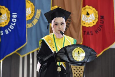 Sambutan wakil wisudawan hari pertama