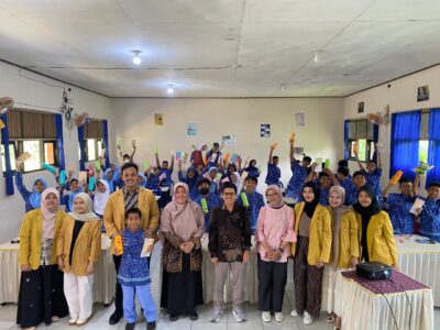 Mahasiswa Profesi Apoteker Unsoed Ajak Siswa SMP Karanglewas Cegah Maag dan GERD