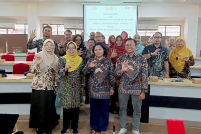 Foto bersama setelah penandatanganan PKS