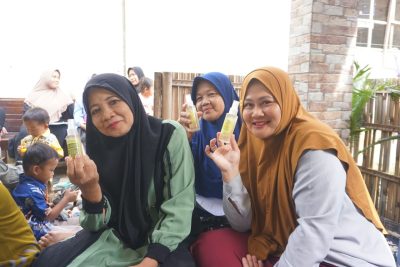 Mahasiswa KKN Unsoed Edukasi Pembuatan Spray Anti Nyamuk Alami di Desa Kesugihan Kidul