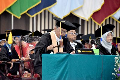 Ketua Senat Membuka Sidang Terbuka Pengukuhan 