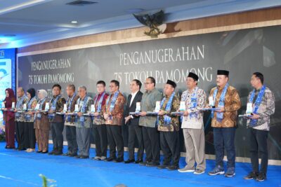 Pimpinan Unsoed Sebagai 75 Tokoh Pamomong Jateng